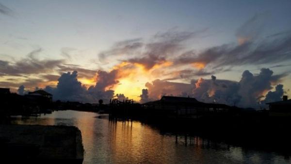 Waters Edge - Private Dock! Only Two Blocks From The Bay Or The Gulf! Plenty Of Parking For Cars Or Boats Home Dauphin Island Exterior foto