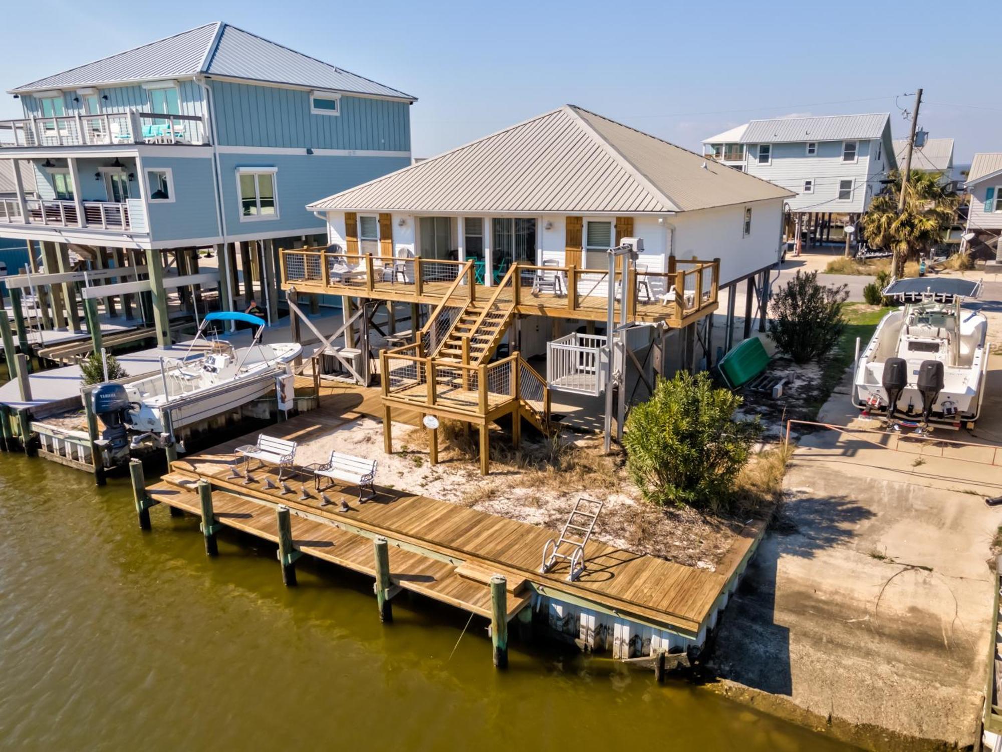 Waters Edge - Private Dock! Only Two Blocks From The Bay Or The Gulf! Plenty Of Parking For Cars Or Boats Home Dauphin Island Exterior foto